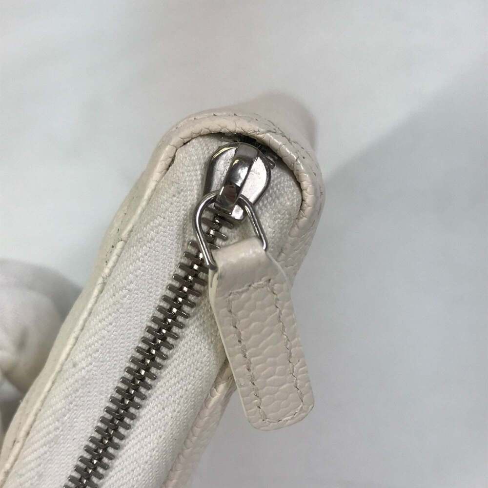 CHANEL White Wallet - Picture 6 of 16